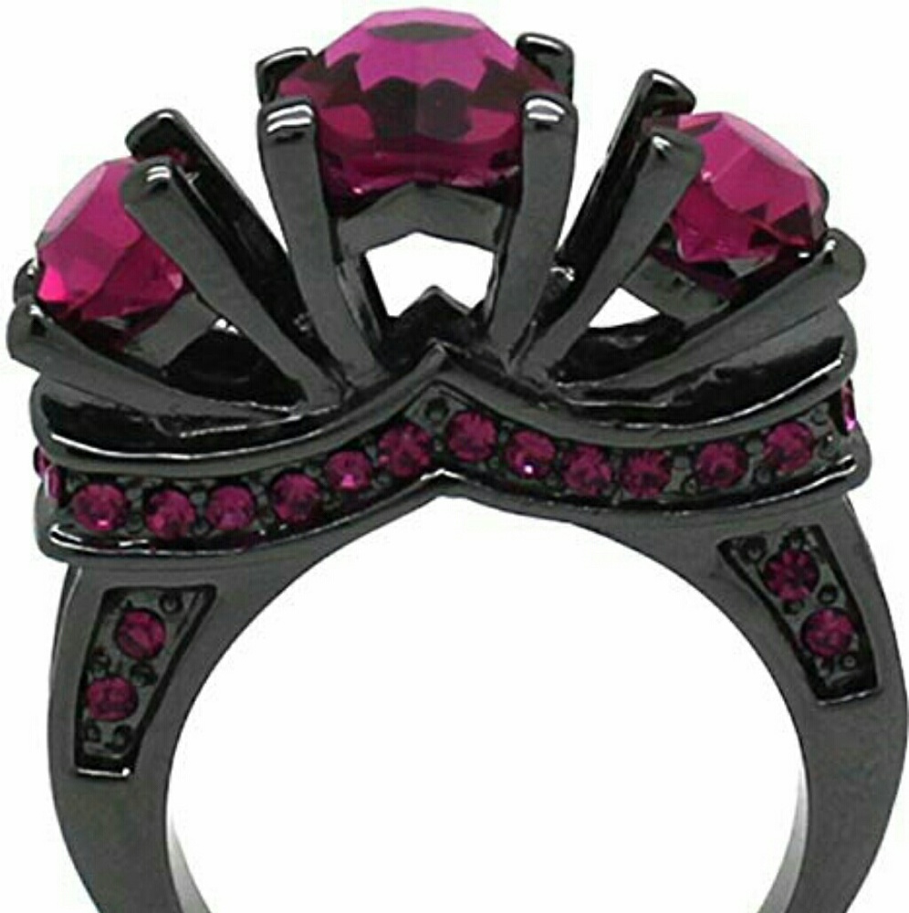 Woman black ring summer fashion
